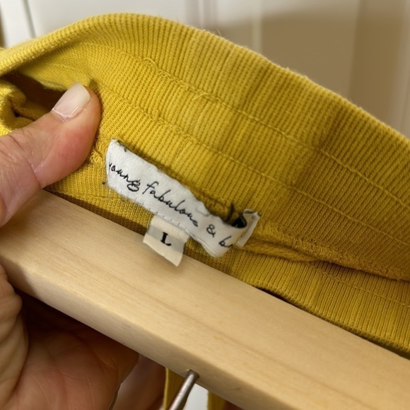 YFB Tie Dye Sweatshirt & Shorts Set M/L - Picture 11 of 13